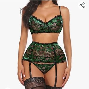 Avidlove Lingerie Set High Waisted Underwire Lingerie W/ Garter Belt Size Large